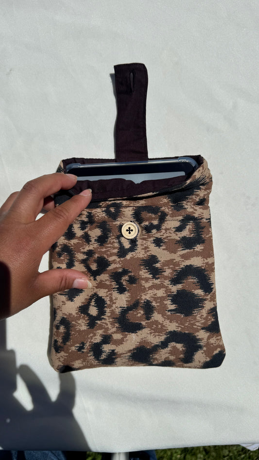 Leopard All-in-One Kindle Sleeve - (With front Pocket)