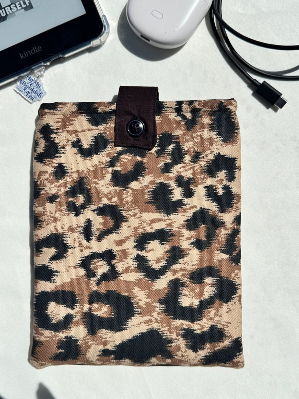 Leopard Kindle Sleeve — (Without front Pocket)