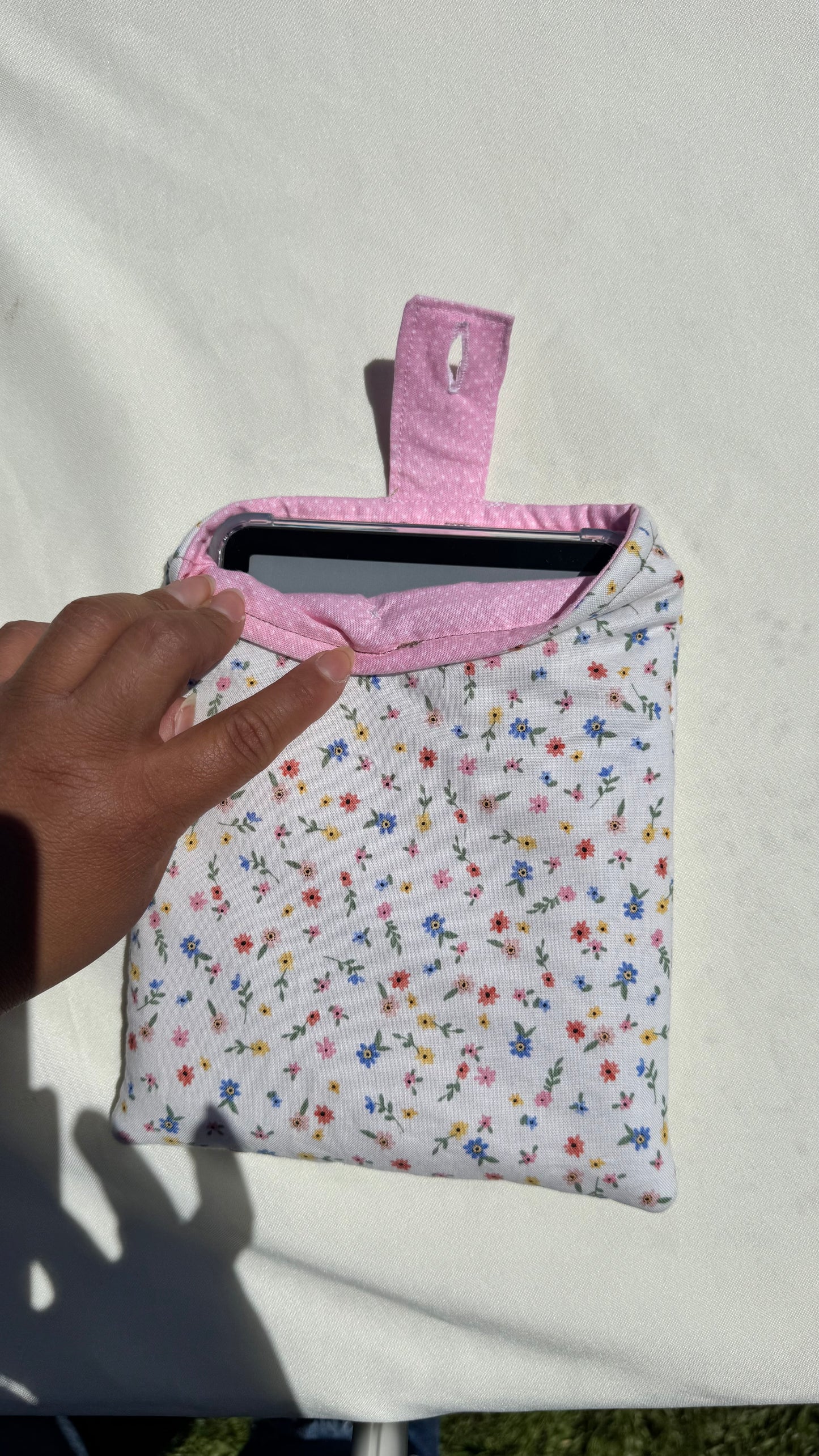Ditsy Flowers Kindle Sleeve — (Without front Pocket)