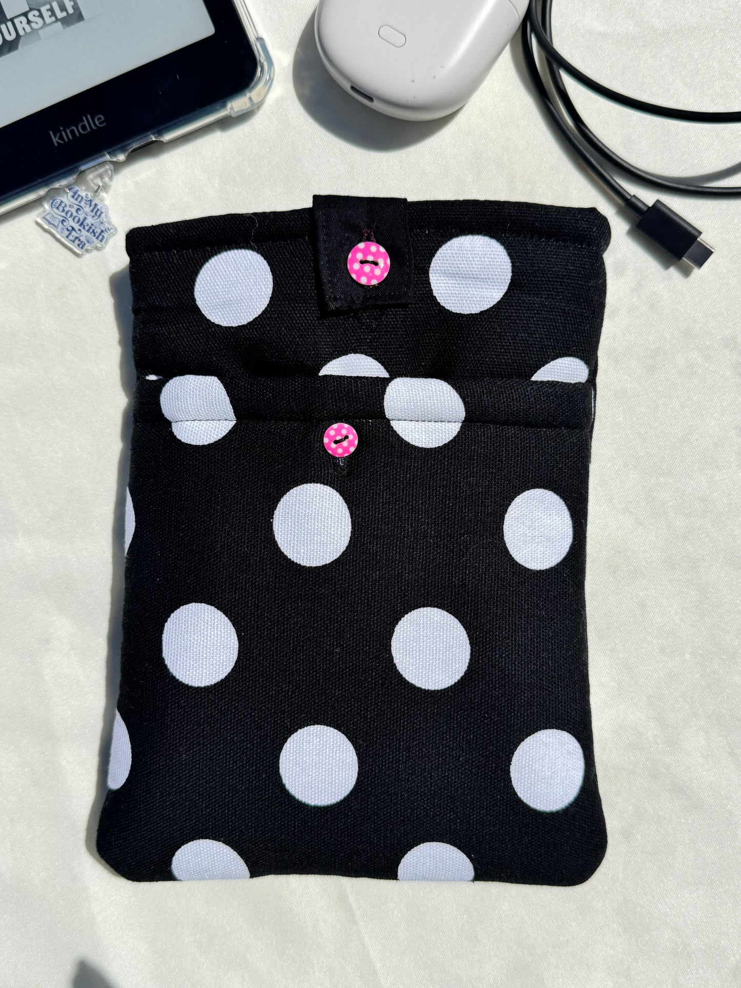 Black & White Polka Dots All-in-One Kindle Sleeve -(With front Pocket)