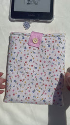 Ditsy Flowers E-Reader Sleeve — (without front Pocket)