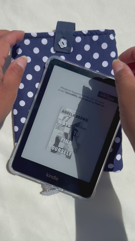 Polka Dots Kindle Sleeve — (Without front Pocket)