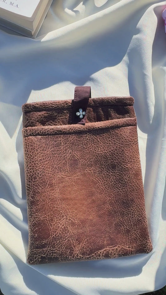 Book and kindle sleeves -The Harmony Sleeve- (front kindle pocket)