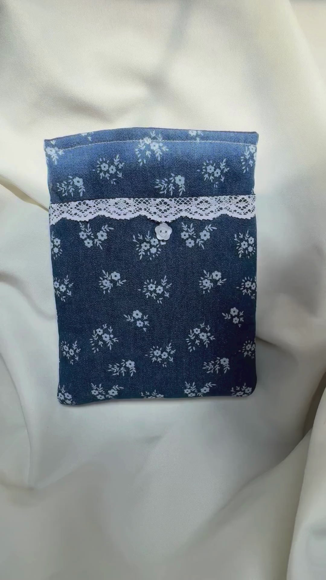 Blue Ditsy Floral Denim E-Reader